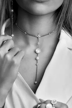 گردنبند صدف سفید بلند نقره N836