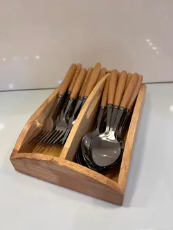 جای قاشق و چنگال و کارد و چنگال رومیزی