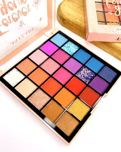 پالت سایه رنگین کمانی آنی لیدی