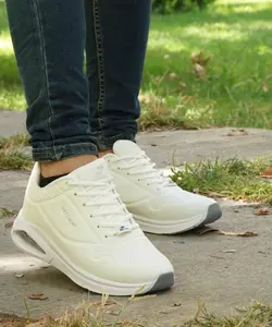 اسپرت مردانه   جدید مدل اسکیچرز  فوق العاده نرم و راحت سفید با ارسال رایگان