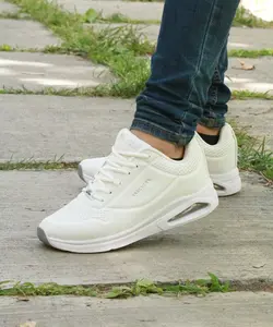 اسپرت مردانه   جدید مدل اسکیچرز  فوق العاده نرم و راحت سفید با ارسال رایگان