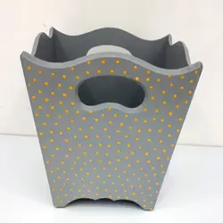 ست سطل و جا دستمال کاغذی خالدارطرح پروانه