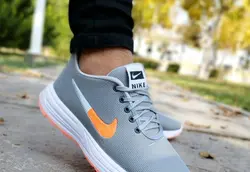 کفش کتونی  اسپرت مردانه نایک فوق العاده شیک و راحت زیره طبی درجه یک قابل شستشو مشکی سفید