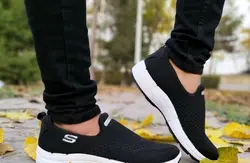 کفش اسپرت مخصوص پیاده روی مردانه فوق العاده شیک و راحت  مدل اسچیکرز رنگ مشکی