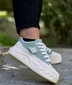 کفش نیم بوت مردانه پسرانه بوتیکی  مدل ادیداس یه کار درجه یک و فوق العاده راحت سفید نارنجی با ارسال رایگان  3640