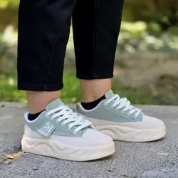 کفش نیم بوت مردانه پسرانه بوتیکی  مدل ادیداس یه کار درجه یک و فوق العاده راحت سفید نارنجی با ارسال رایگان  3640