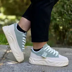 کفش نیم بوت مردانه پسرانه بوتیکی  مدل ادیداس یه کار درجه یک و فوق العاده راحت سفید نارنجی با ارسال رایگان  3640