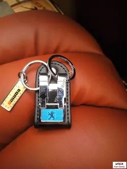 جا کلیدی کمری با لوگو پژو