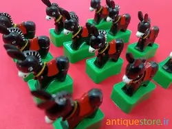 مداد تراش قدیمی (طرح عروسکی)