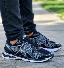 جدید ترین کتونی  اسپرت مردانه پسرانه مدل اسیکس با طراحی زیبا و منحصر به فرد مشکی سفید با ارسال رایگان