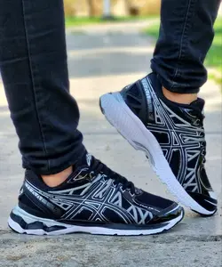 جدید ترین کتونی  اسپرت مردانه پسرانه مدل اسیکس با طراحی زیبا و منحصر به فرد مشکی سفید با ارسال رایگان