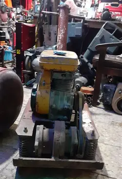 کمپکتور بنزینی ۳تن روبین اصل ژاپن سفارش کویت مدل Robin EY20 با شاسی هوپت سنگاپور