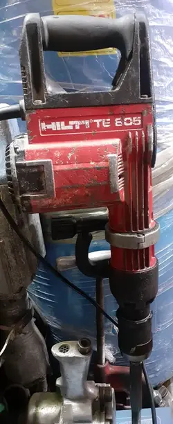 چکش تخریب ۱۱ کیلوگرمی هیلتی لیختن اشتاین اصلی مدل HILTI TE 805 استوک
