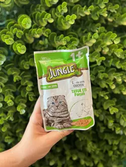 پوچ گربه بالغ گوشت مرغ چانکی در سس جانگل ۱۰۰ گرم Jungle chuncks with chicken in gravy