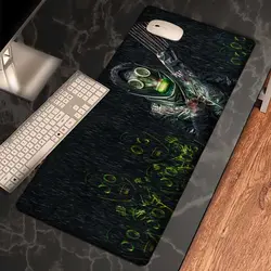 موس پد آدرنالین مدل شکارچیان ماسک بر صورت