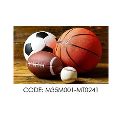 پادری نوجوان مدل توپ بسکتبال و بیسبال و راگبی