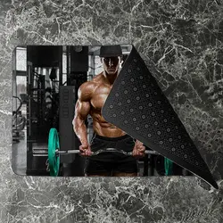 پادری نوجوان مدل وزنه بردار جوان