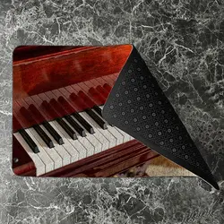 پادری نوجوان مدل آوای پیانو