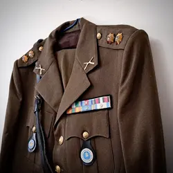 یونیفرم (کت و شلوار) تشریفات نظامی سرهنگ نیروی زمینی ارتش پهلوی