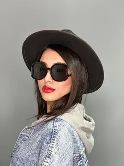 عینک آفتابی خاص زنانه مشکی برند فندی a184