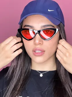 عینک دودی استاندارد زنانه گوچی گربه ای قرمز مشکی v13 یووی 400