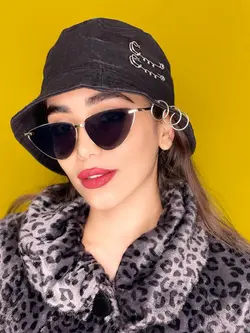 عینک زنانه مثلثی گوچی فرم طلایی عدسی مشکی