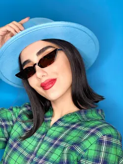 عینک آفتابی گربه ای کشیده قهوه ای تیره بولگاری