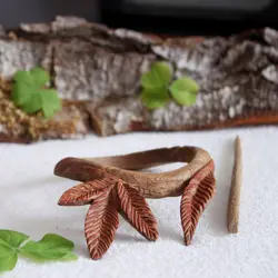 گیره مو دوتایی دستساز چوبی طرح برگ زیتون کد 102449
