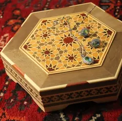 جعبه جواهر نفیس شش ضلعی جُوَک کاری کد 102069