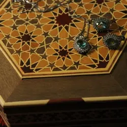 جعبه جواهر نفیس شش ضلعی جُوَک کاری کد 102069