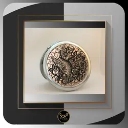 آینه جیبی نقره ای قلمزنی مسی طرح گل و مرغ کد 101643