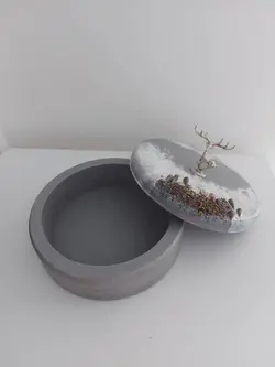 شکلات خوری چوبی درب دار تلفیق چوب و رزین با دسته فلزی کد 102377