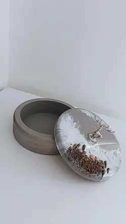 شکلات خوری چوبی درب دار تلفیق چوب و رزین با دسته فلزی کد 102377