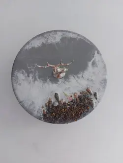 شکلات خوری چوبی درب دار تلفیق چوب و رزین با دسته فلزی کد 102377