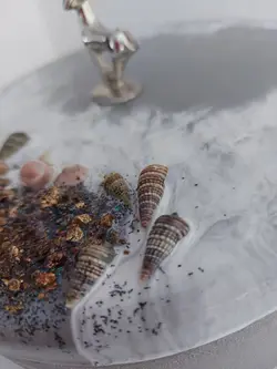 شکلات خوری چوبی درب دار تلفیق چوب و رزین با دسته فلزی کد 102377