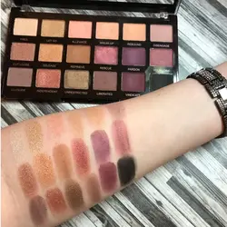 پالت سایه 18 رنگ ریجنریشن آنلیشد رولوشن