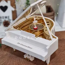 پیانو کوکی موزیکال با بالرین رقصان در دو سایز