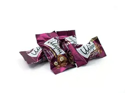 ویفر شکلات تلخ با مغز کرم شکلات و فندق کامل رویال چارم AVK Royal Charm بسته ۱ کیلویی