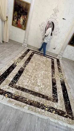 فرشینه ترمزدار کرم نسکافه ای طرح مدرن B۱۴۷۴ - با فیلم زنده