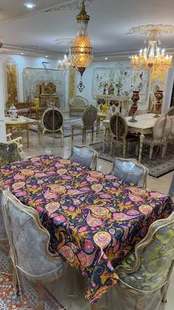 رومیزی مخمل شانل درجه یک رنگ زمینه سرمه ای طرح بته جقه B۲۰۰۶۵ - با فیلم زنده