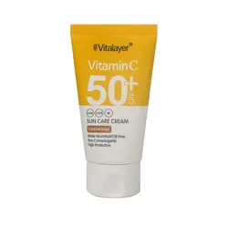 کرم ضد آفتاب SPF50+ حاوی ویتامین C ویتالیر بژ طبیعی 40 میلی لیتر