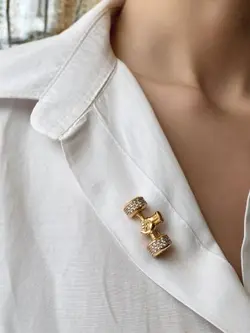 سنجاق سینه طرح توپ جنگی کد ۱۳۴۹