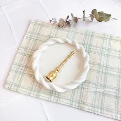 اسنوفر یا شمع خاموش کن برنجی ایستاده