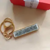جاسوئیچی پلاک خودرو