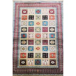 فرش گبه ابریشمی کد 2090 زمینه بژ (غیربرجسته)
