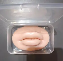 لب مصنوعی سیلیکنی تمرین تاتو