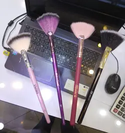 براش بادبزنی ( مناسب برای پیلینگ آنزیمی و اسید تراپی و...)