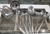 سرویس قاشق چنگال یونیک ۳۰نفره طرح ناخنی همرا با کنسول