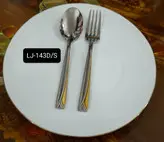 سرویس قاشق چنگال طلایی نقره ای برند O.N.E