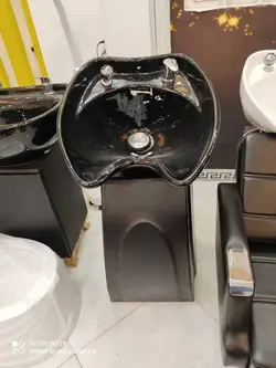 سرشور ایستاده